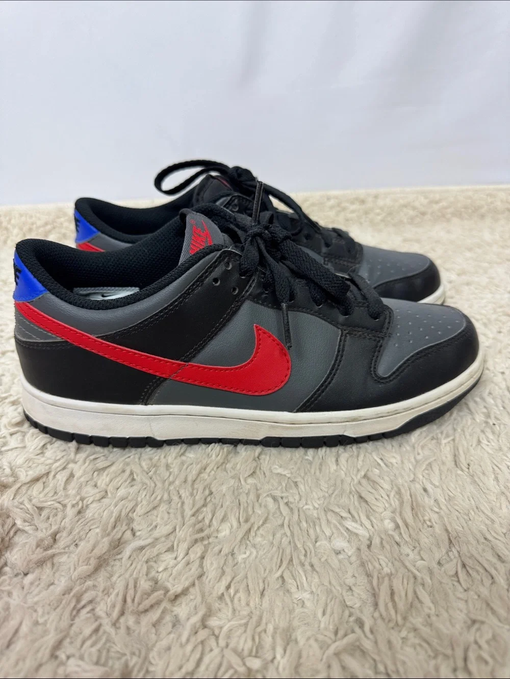 Nike Dunk Low Sneakers‎ Size 7Y Black Gray Red